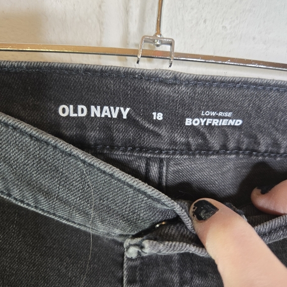 Old Navy Distressed Faded Black Low Rise Boyfriend Jeams Plus 18 New - Picture 12 of 12